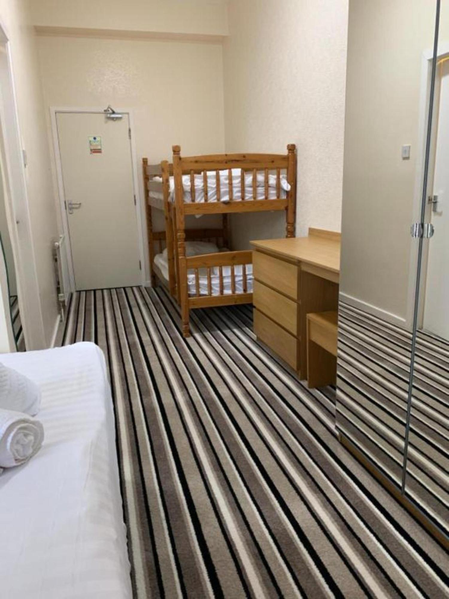 Oyo Wave Crest Hotel Blackpool Exteriör bild